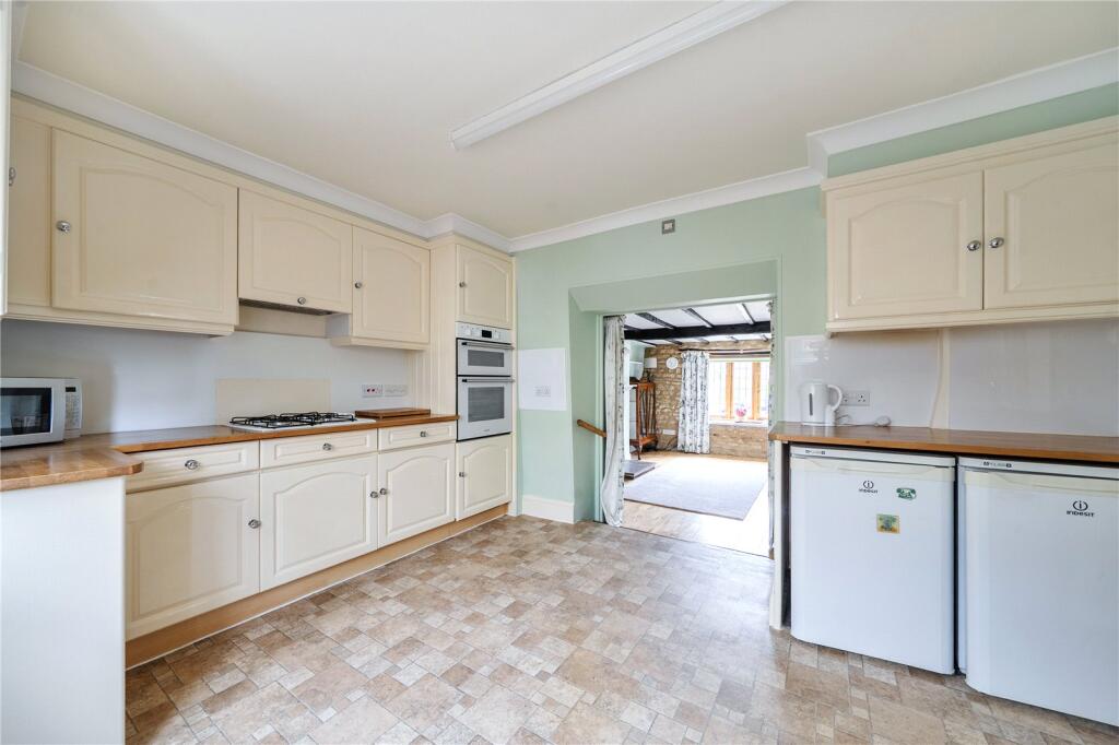 House in Northamptonshire, Yardley Hastings - View 2