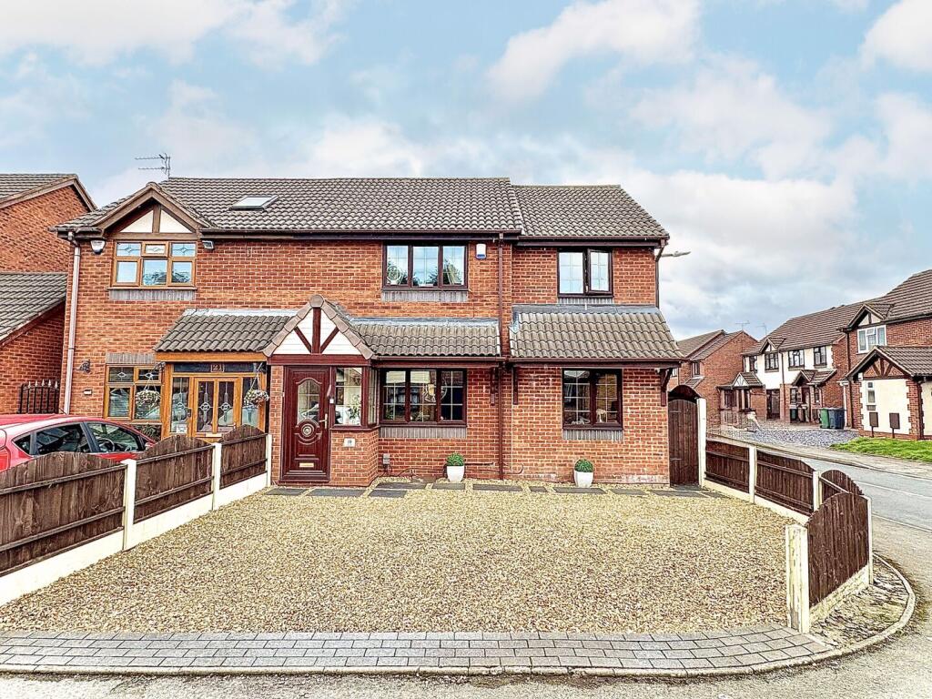 Main image of property: Julie Croft, Bilston, WV14 8YT