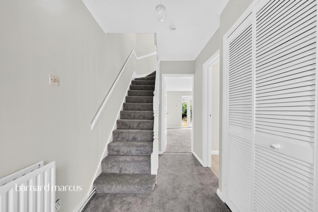 House in London - View 2