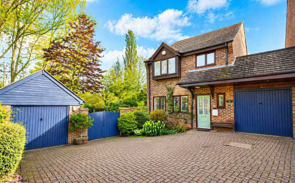 Main image of property: Kings Meadow, Kings Langley, WD4