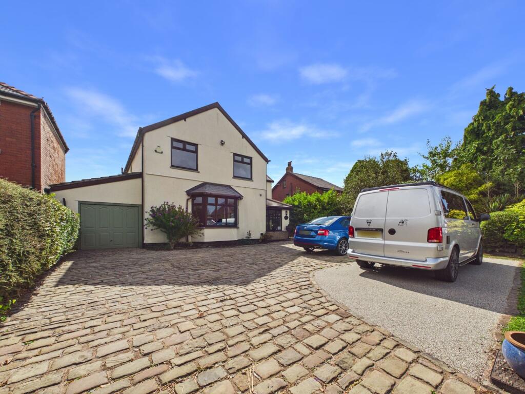 Liverpool Road South, Burscough, L40