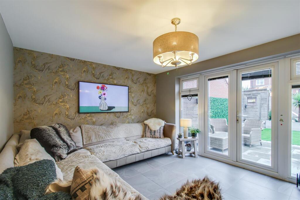 House in Wakefield - View 4