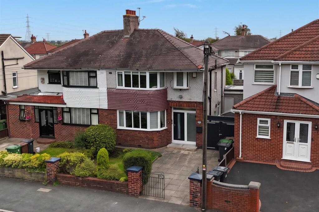 House in Sefton, Aintree Village