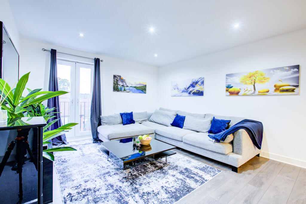 Main image of property: The Square, Loughton, IG10