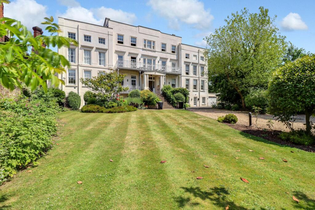 Main image of property: Hampton Court Road, East Molesey, KT8