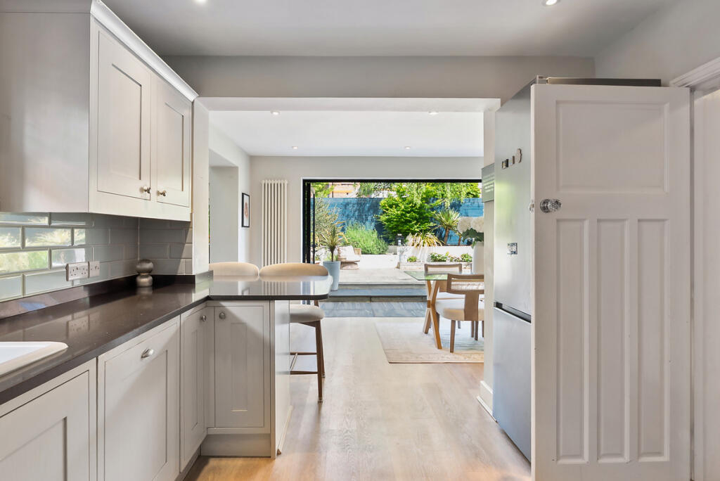 Lower Road, Cookham, SL6 - View 4