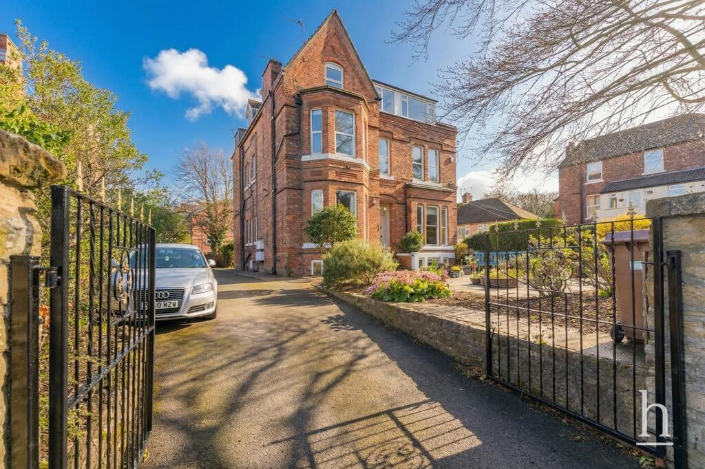 1-bed flat on Beresford Road, Prenton, CH43, £135,000