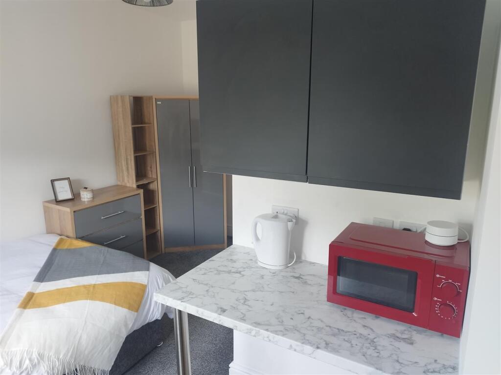 House in Nottingham - View 3