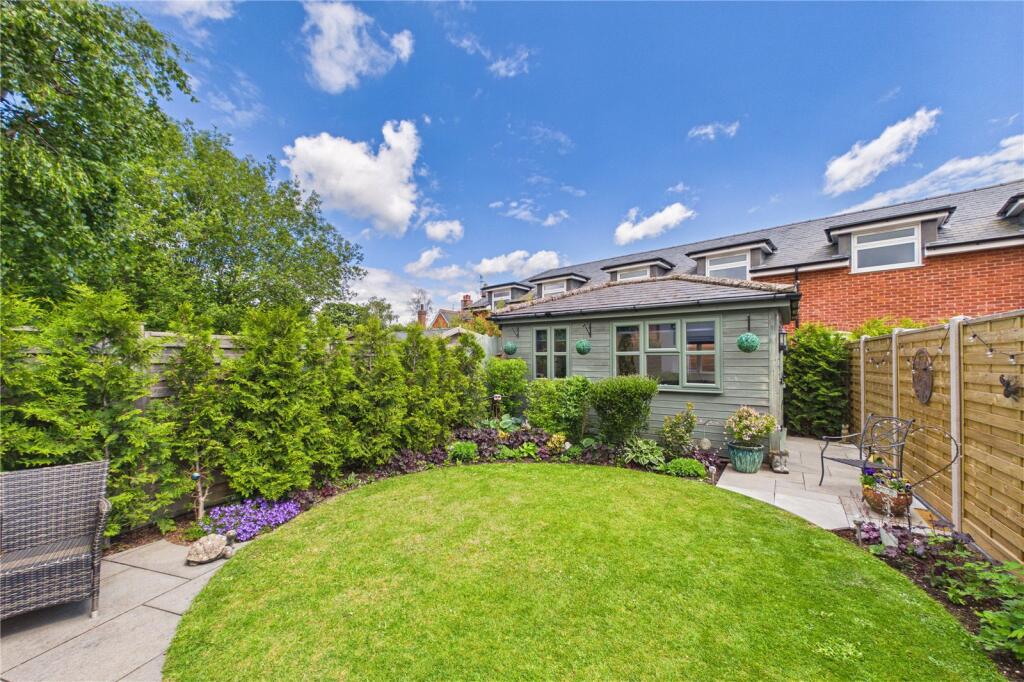 House in Basingstoke and Deane, Sherfield on Loddon - View 2