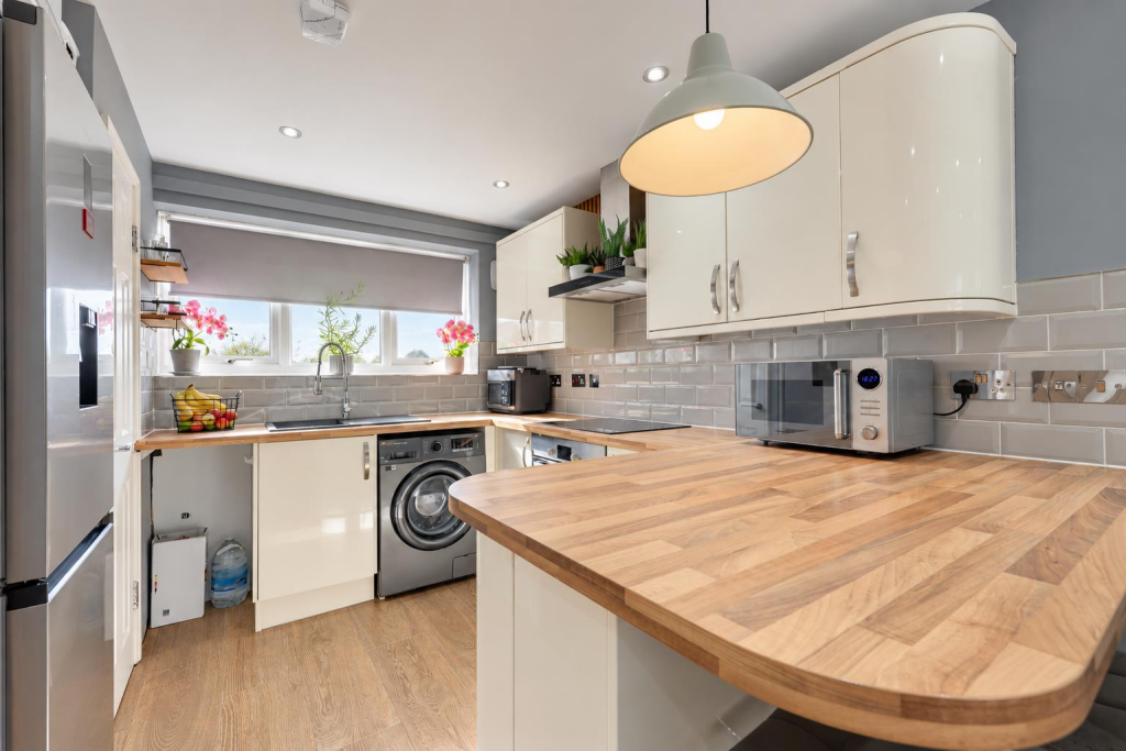 Apartment in Basildon, Essex - View 4