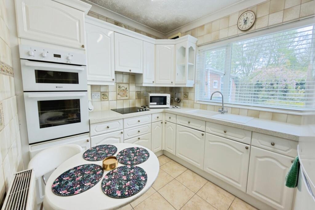 Hawthorn Drive, Barlby, Selby, North Yorkshire, YO8 photo 3