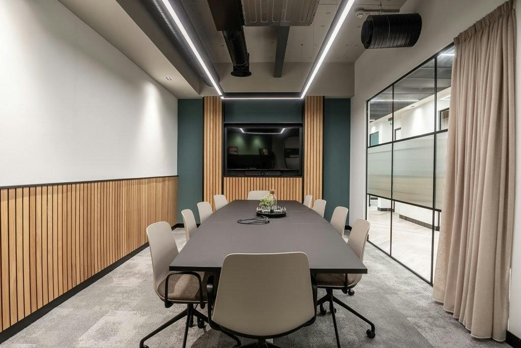 propertystadiumhouseMeetingrooms1.jpg