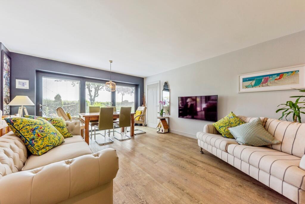 Elm Close, Long Bennington, Newark, NG23 photo 3