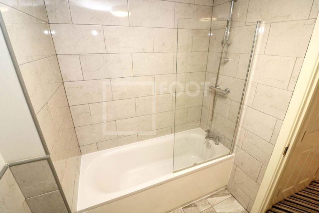 Apartment in Bradford, Eastbrook, Lister Hills - View 5
