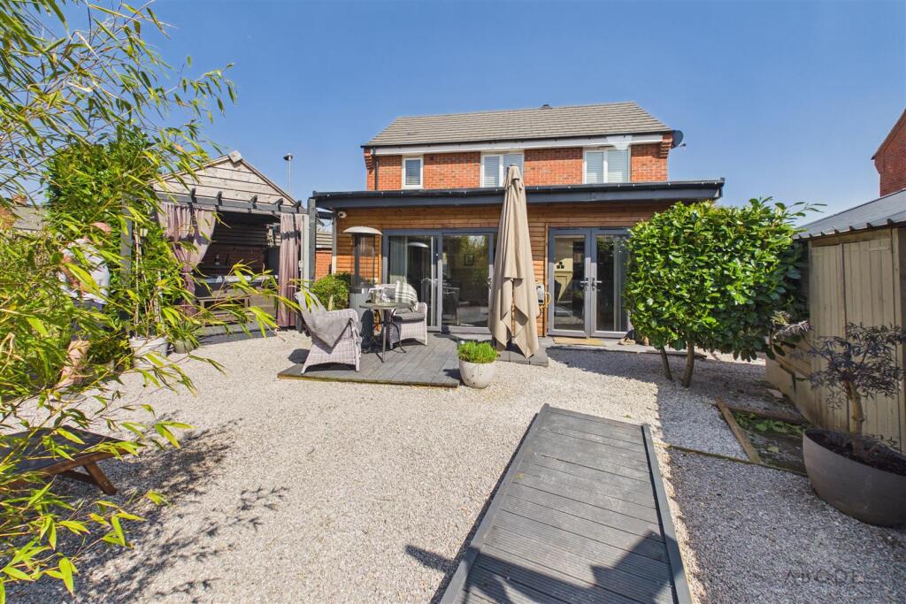 31, Ayrton Drive, Castle Donington, DE74 2BE photo 2