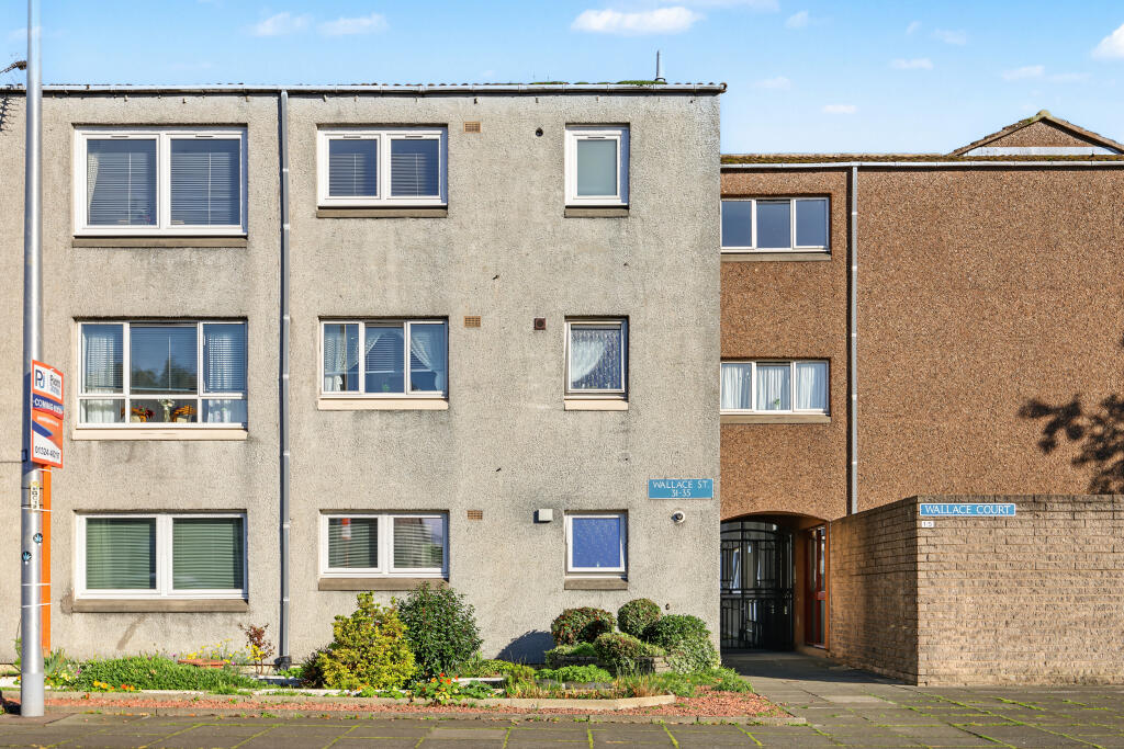 Main image of property: 35 Wallace Street, Grangemouth, FK3