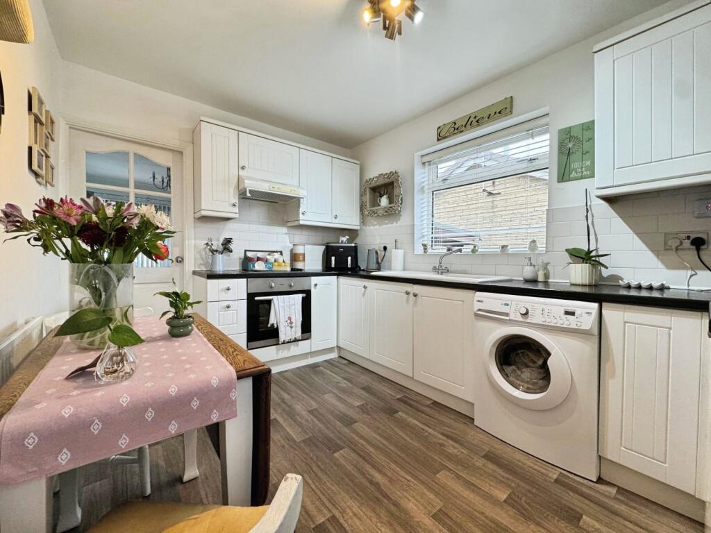 Pennyholme Close, Kiveton Park, Sheffield, South Yorkshire, S26 photo 4