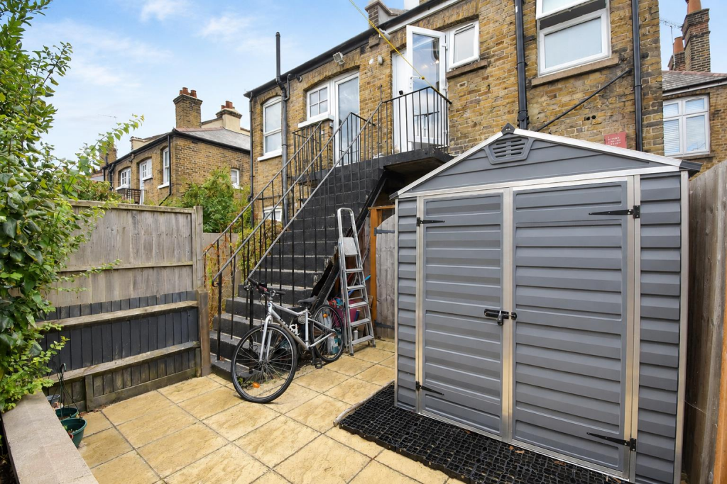 House in London - View 5