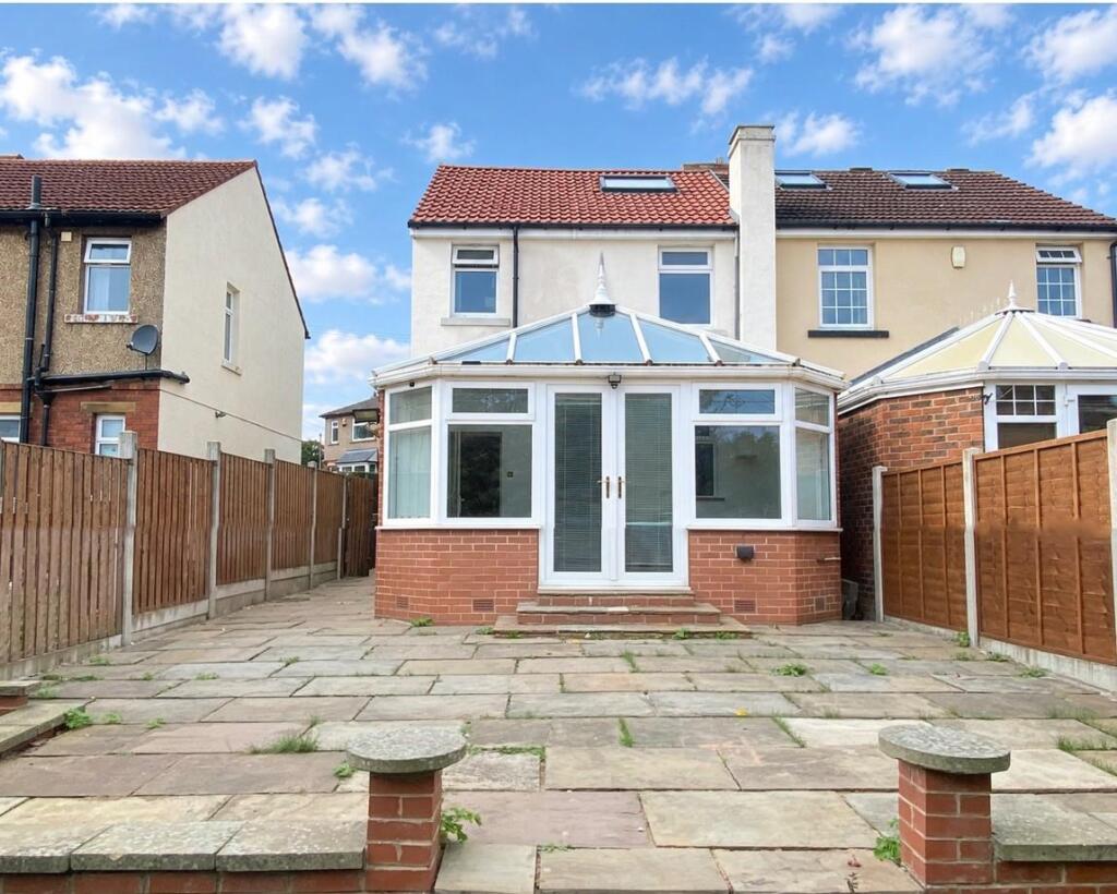 House in Huddersfield - View 4