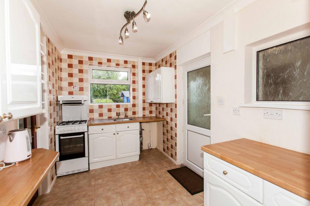 Sycamore Avenue, Glapwell, S44 photo 2