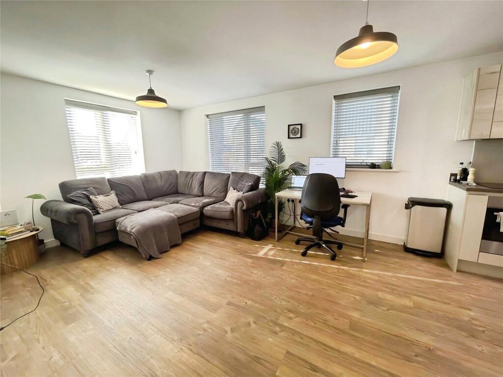 Dealings Road, Newhall, Harlow, Essex, CM17 photo 4