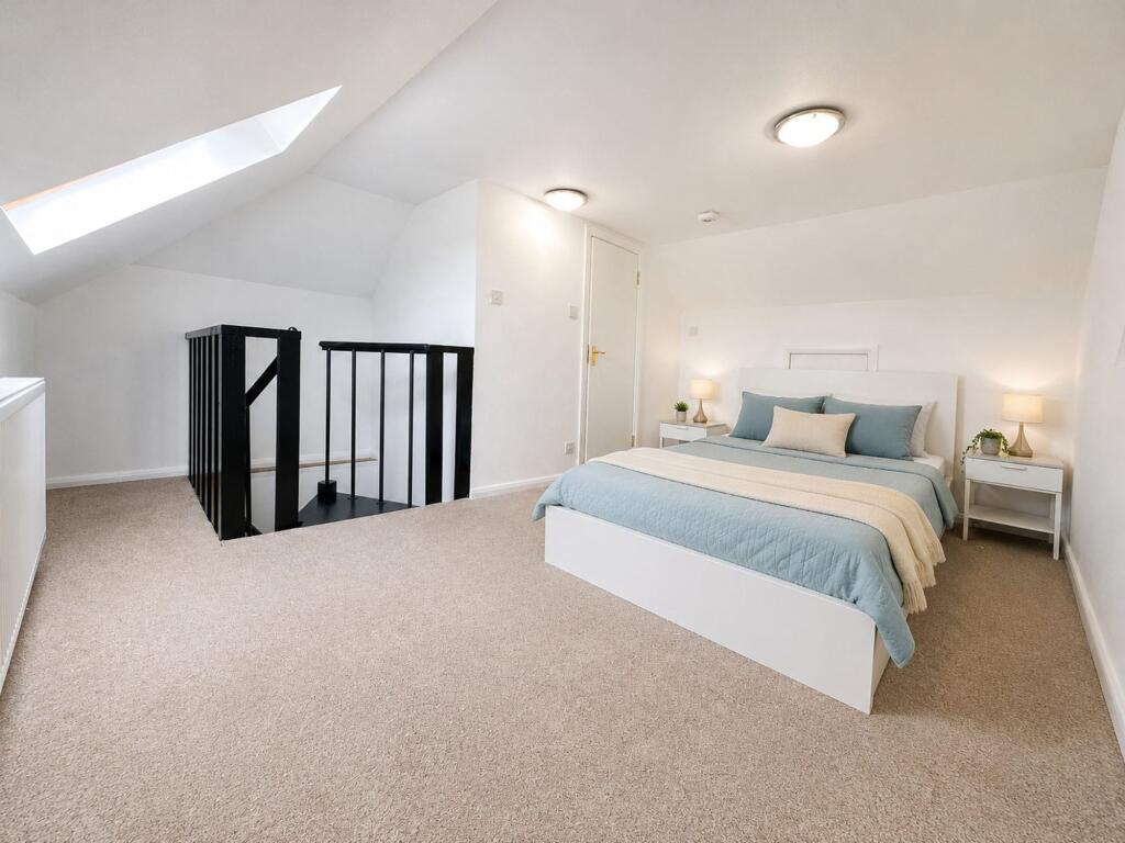 Apartment in London - More