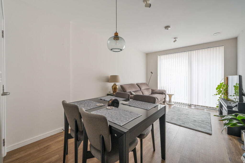 Apartment in London - View 2