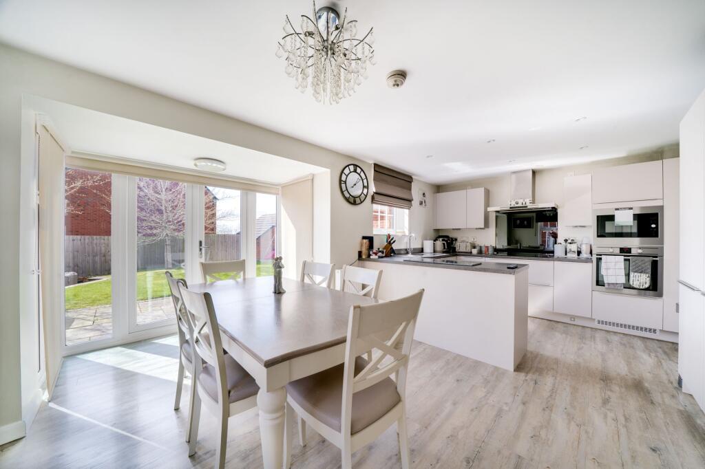 16 Hughes Road, Baggeridge Village, Dudley, DY3 4BQ photo 3
