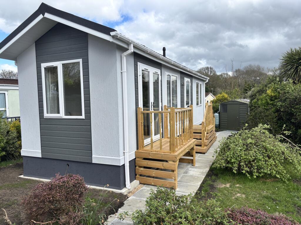 1-bed caravan on Brand New Prestige Homeseeker Sonnet 32 x 10, Oaks Park, Horsham Road, Beare Green, Surrey, RH5 4PH, £145,000