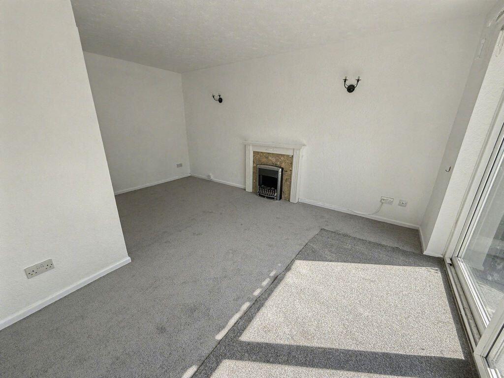 19 Knowsley Drive, Bicton Heath, Shrewsbury, Shropshire, SY3 5DH photo 4