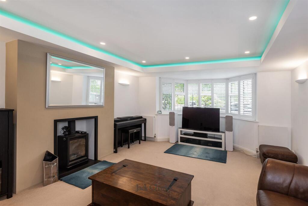 House in Tonbridge - More