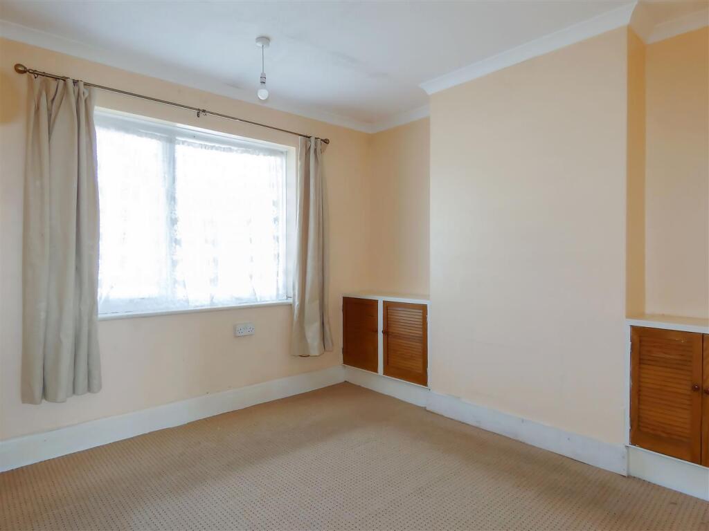 House in Arun, Rustington - More
