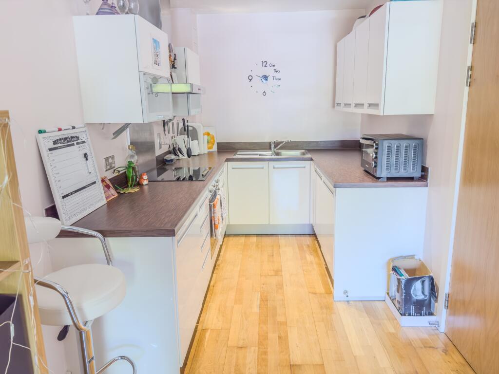 Apartment in Wakefield - View 5