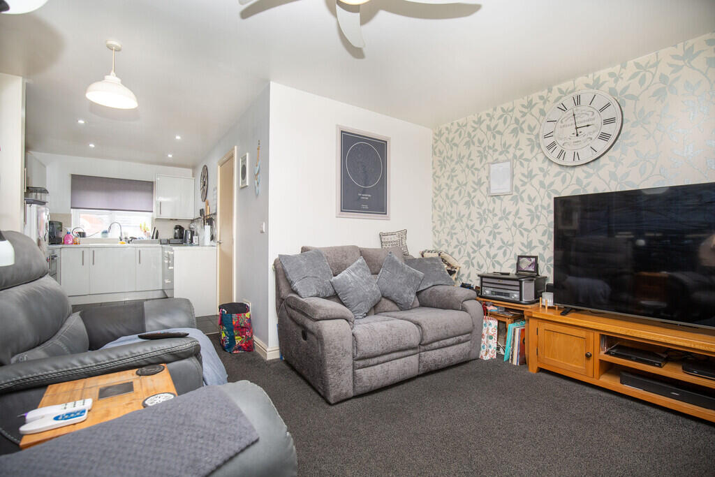 Lowes Drive, Tamworth photo 5