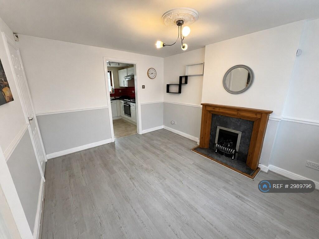House in Hull - View 4