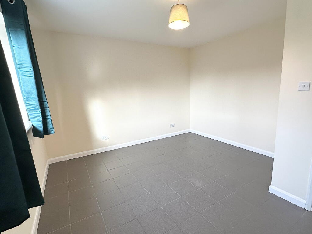 Bushland Road, The Headlands, NN3 – pohled 6