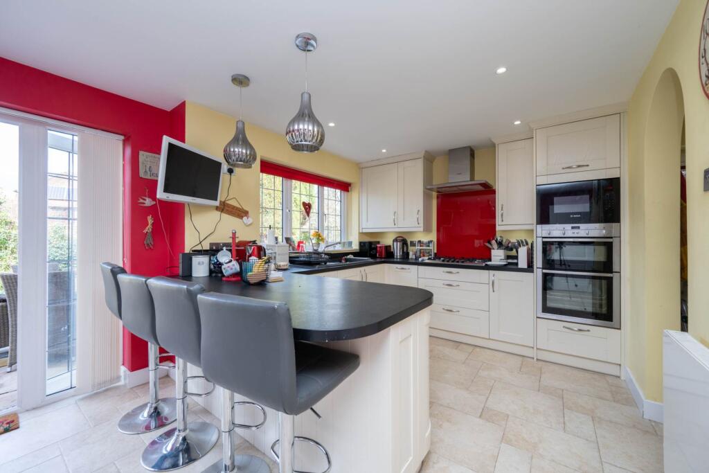 House in Horsham, Littlehaven, North Horsham - View 5