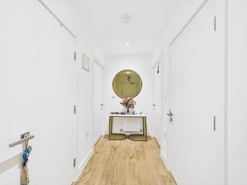 Apartment in Twickenham - View 5