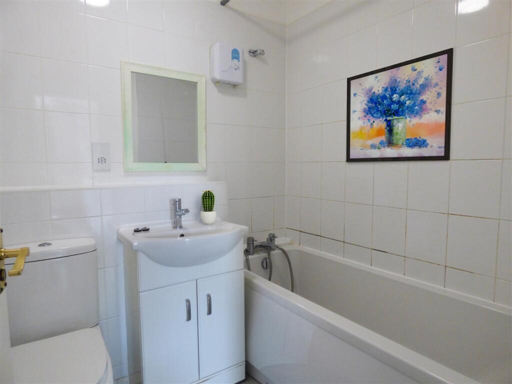 Apartment in Epping Forest, Ongar - More