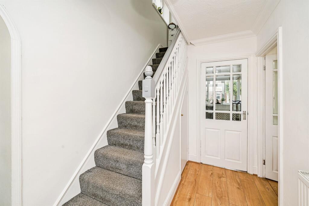 House in Slough - View 5