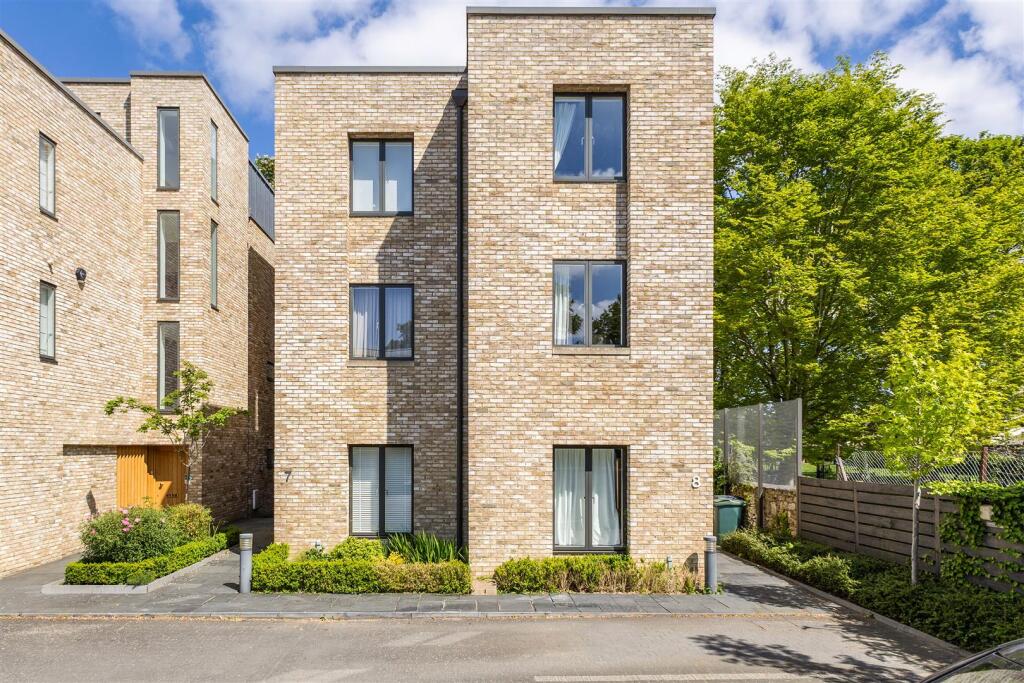 Main image of property: Woodstock Road, Oxford, OX2