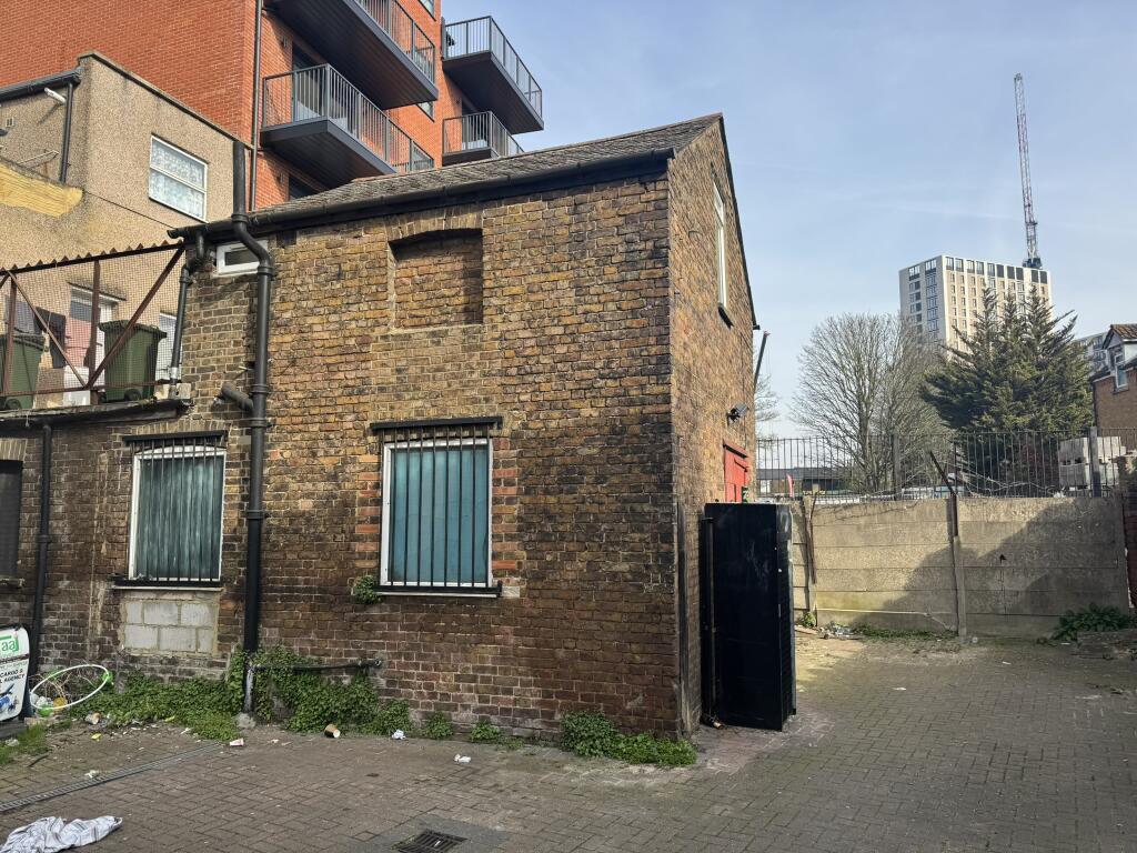 Main image of property: 1A OSTERLEY PARK ROAD, SOUTHALL, MIDDLESEX