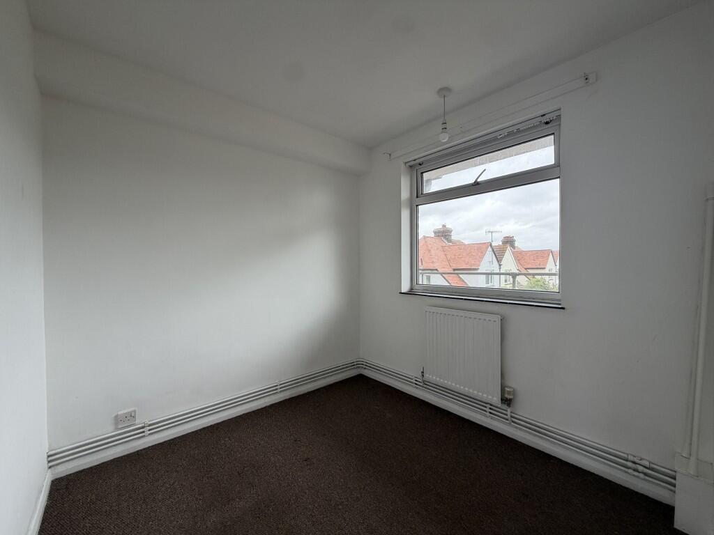 Apartment in Felixstowe, Grange Farm - View 5