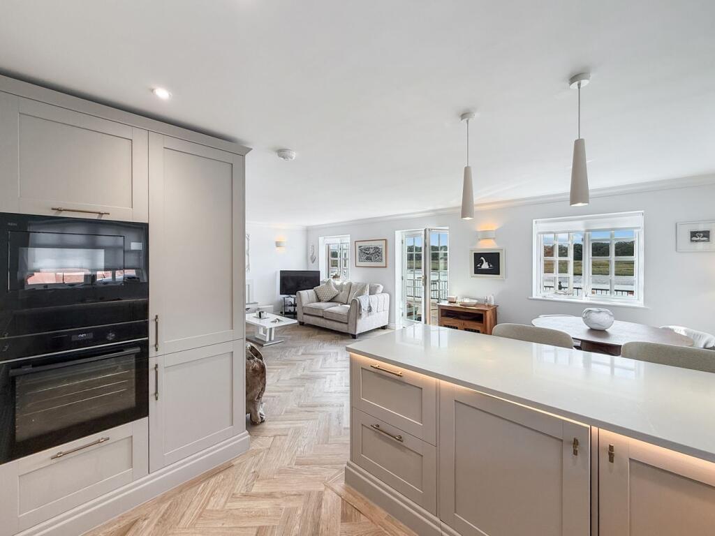 Apartment in Colchester, Wivenhoe - More