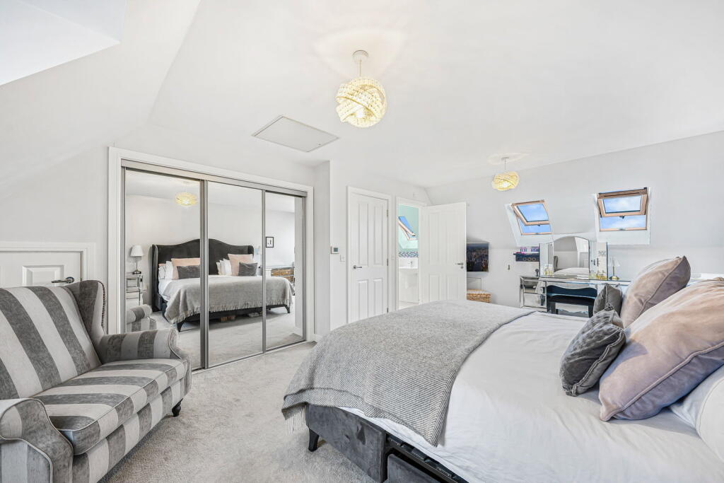 House in Southend-on-Sea - View 4