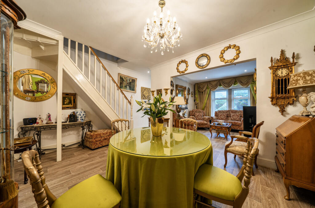 House in Southampton, Waterside Park, Botany Bay - More