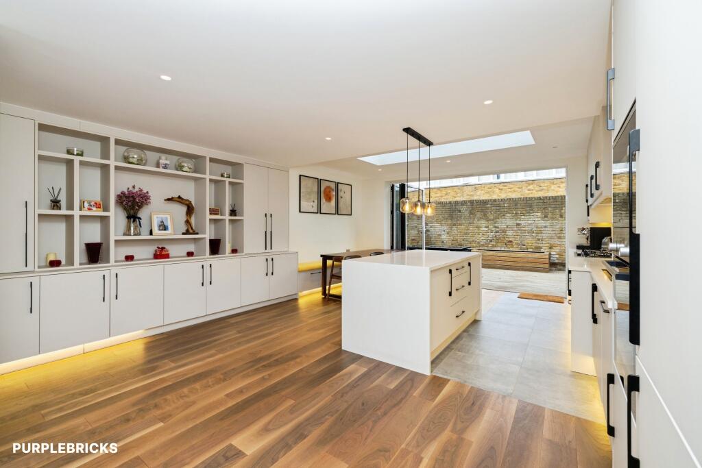 House in London - View 5