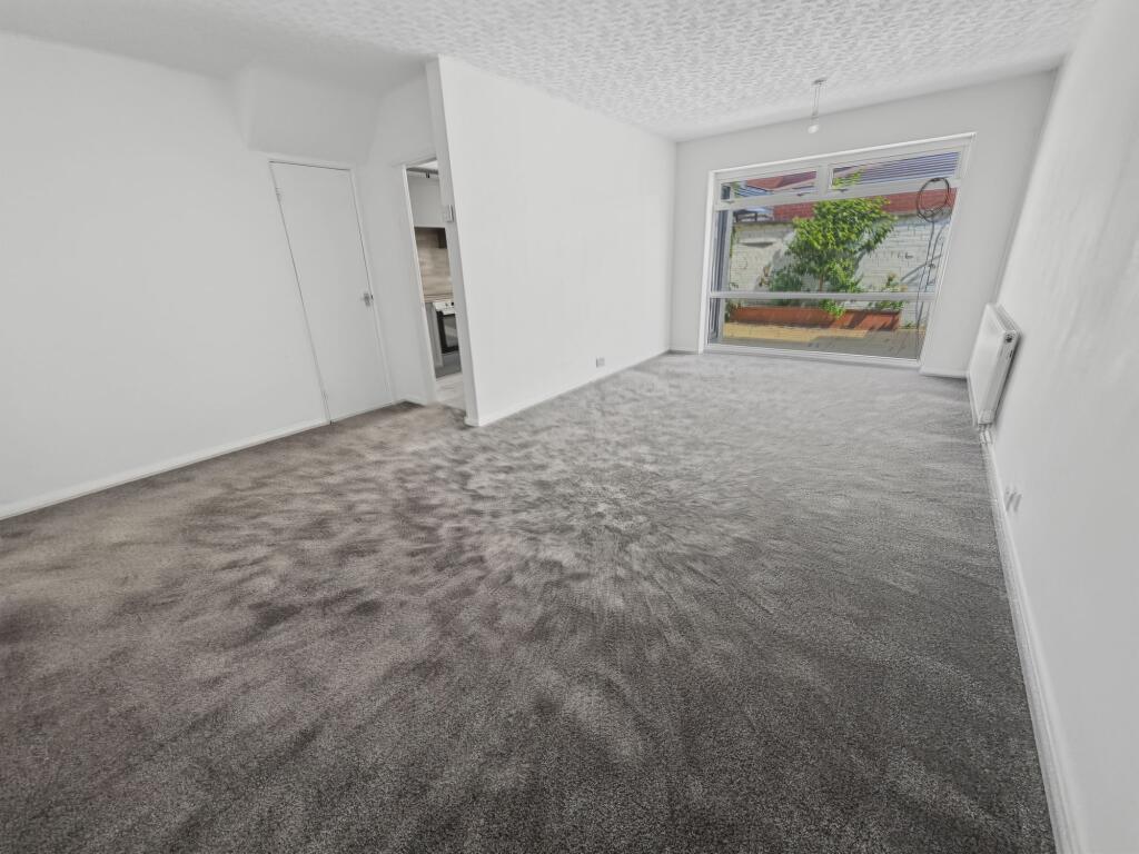 Middleton Drive, Bury, BL9 photo 3