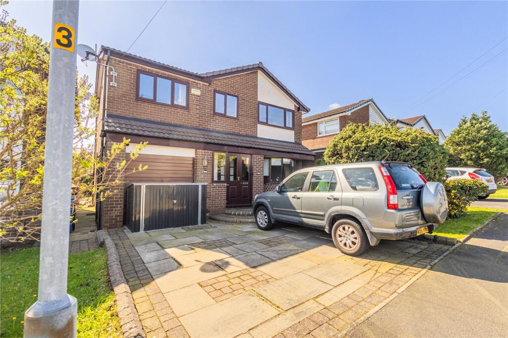 5-bed detached on Wood Hey Grove, Syke, Rochdale, OL12, £350,000