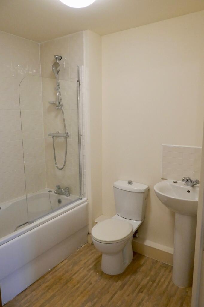 Apartment in Staverton - More